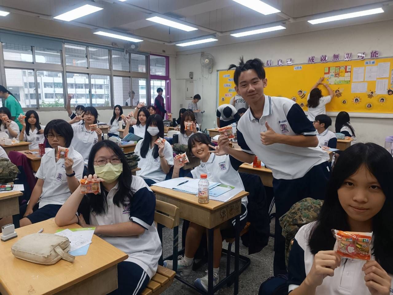 新學期新氣象 學長姐們給予學弟妹們~高中生涯"滿滿的祝福"!!